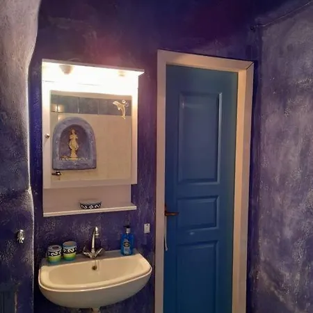 Yria Apartment